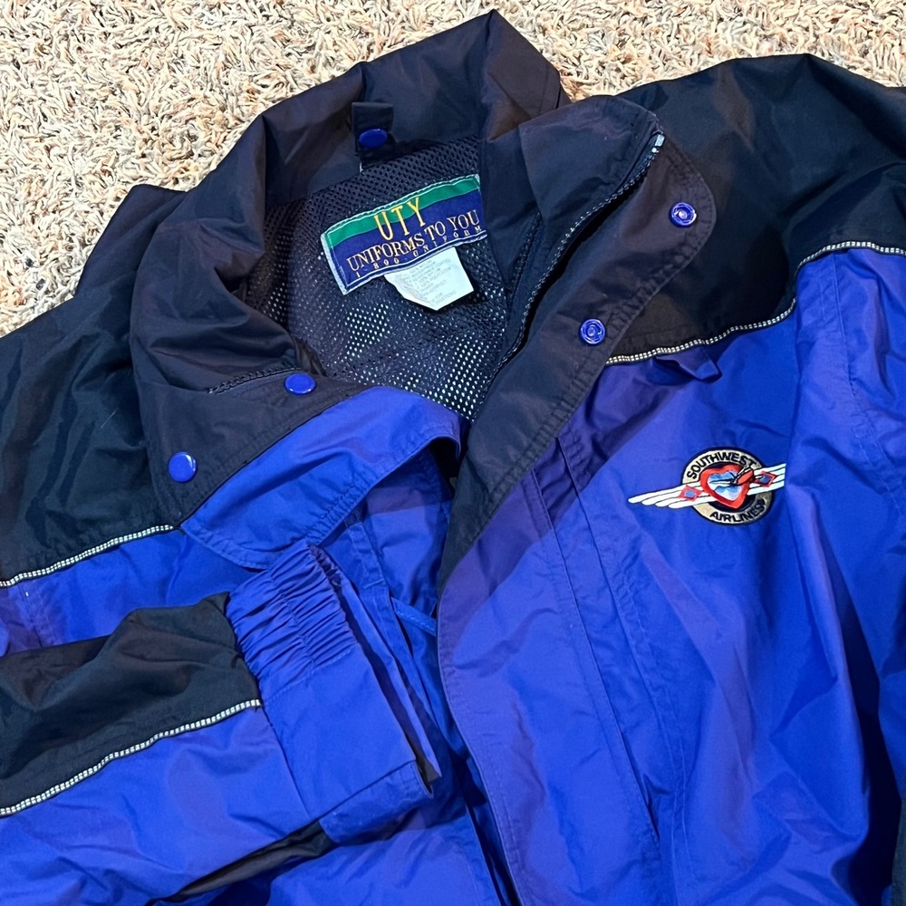 Southwest Airlines Uniforms To You Jacket Blue Black Nylon Waterproof‎ Size XS